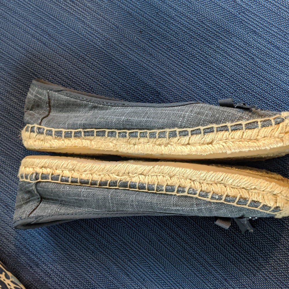 Simply Vera Vera Wang Jeweled Flats - Sz 7 - Picture 5 of 8